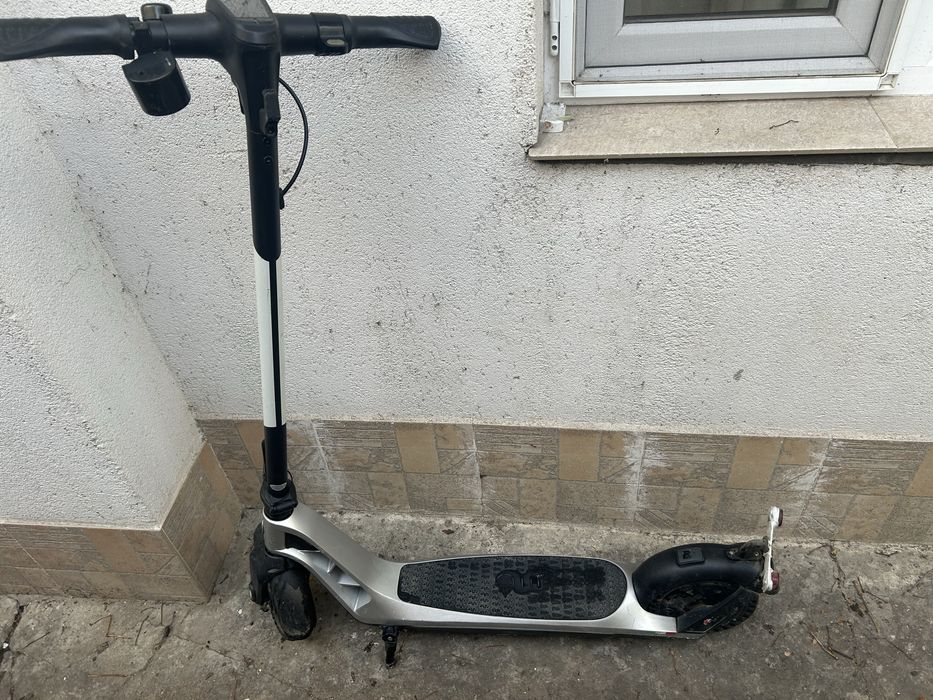 Vand trotineta electica