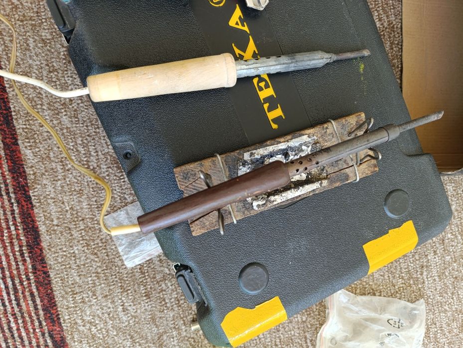 Паяльник  сотилади