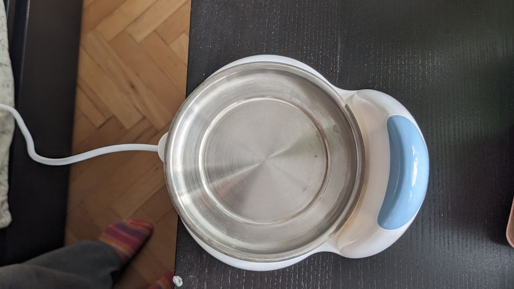 Стерилизатор  и биберони NUK