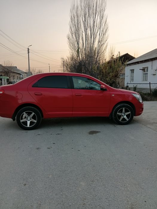 Koblt 3 pazisa  2012 prabek 380000 kiraska 2 eshikda bor ichiga otmaga