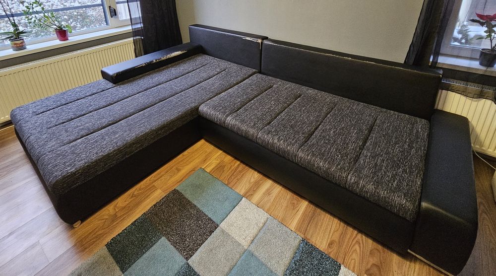 Canapea extensibila cu lada pentru depozitare