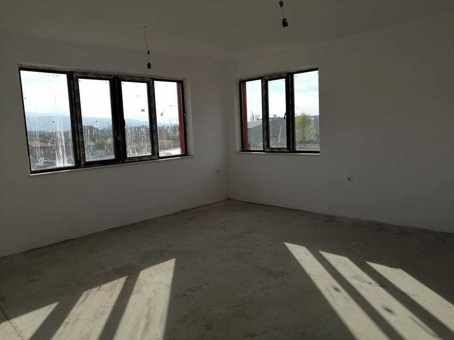 Продава се Четиристаен апартамент в Пловдив, Остромила - 157 кв.м за 510 €/кв.м - Снимка #1