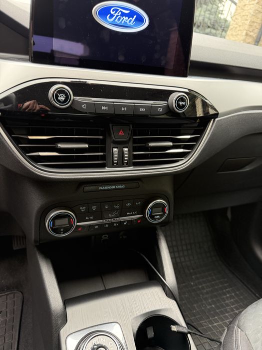 Ford Kuga 2022 Hybrid 127000 km