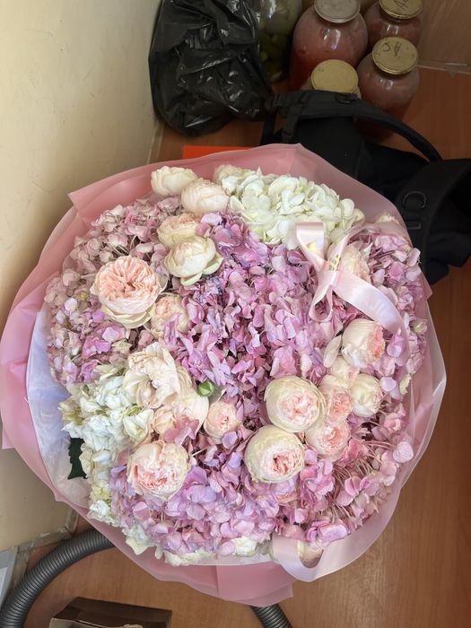 Гортензия и пионы