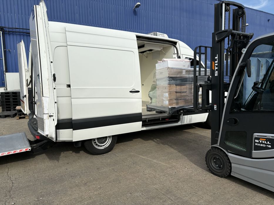 Inchiriez duba frigorifica cu lift 4 - 5 -6europaleti / 6 cărucioare