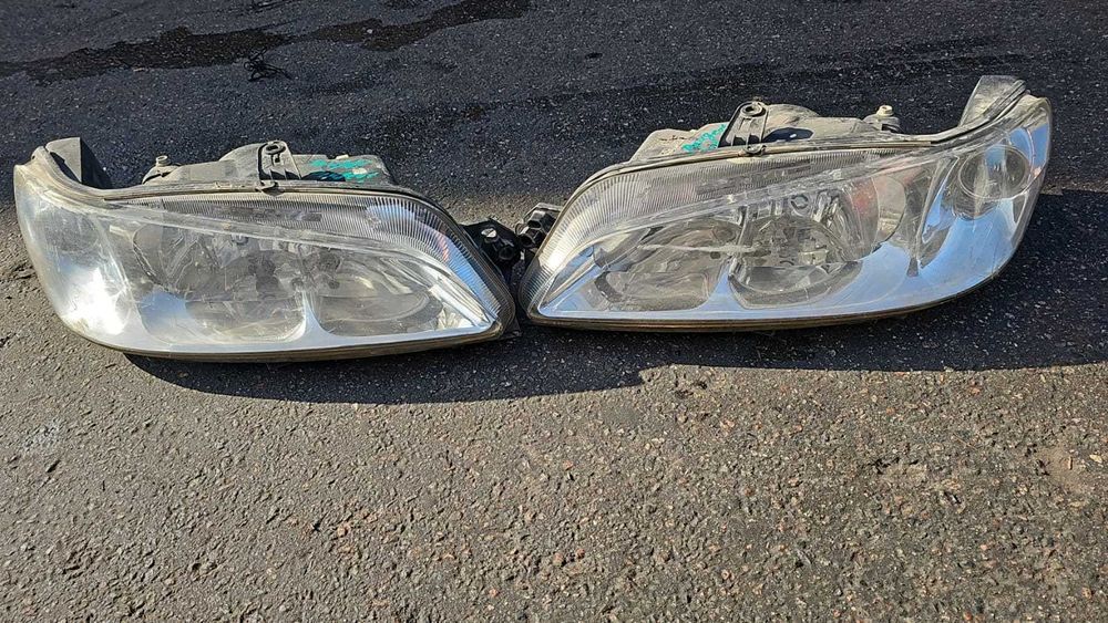 Фары на Peugeot 306