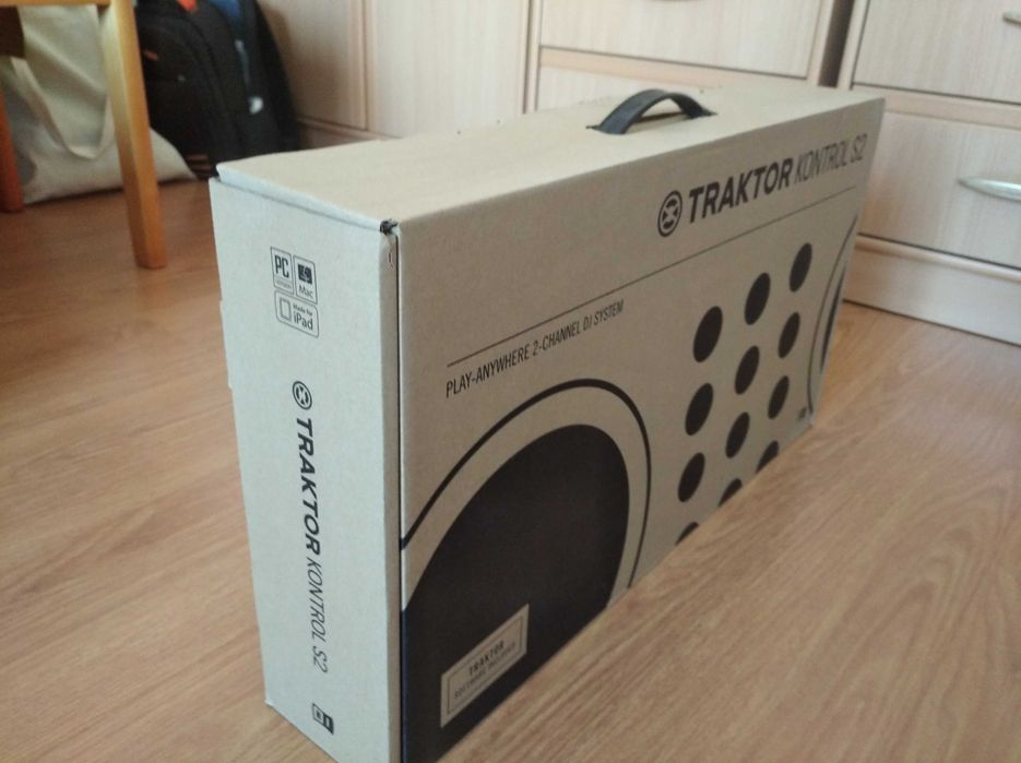 DJ контроллер Native Instruments Traktor Kontrol S2 MK3