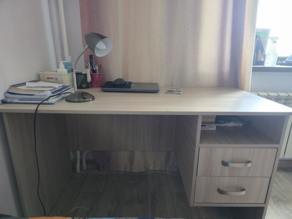 Продается письменный стол
