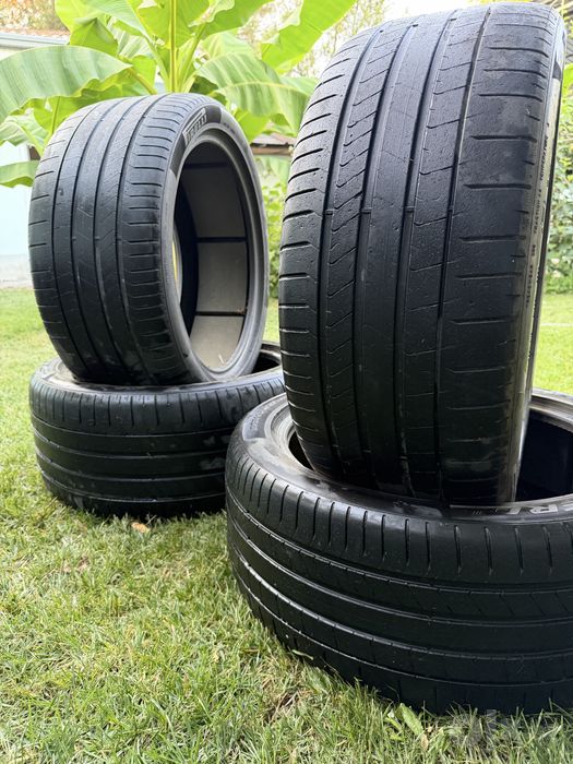 Pirelli P Zero 315/35/21. P Zero 275/40/21.