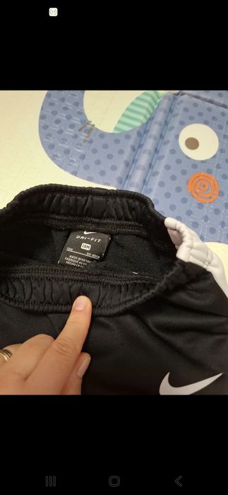 Vând pantaloni Nike 80-86