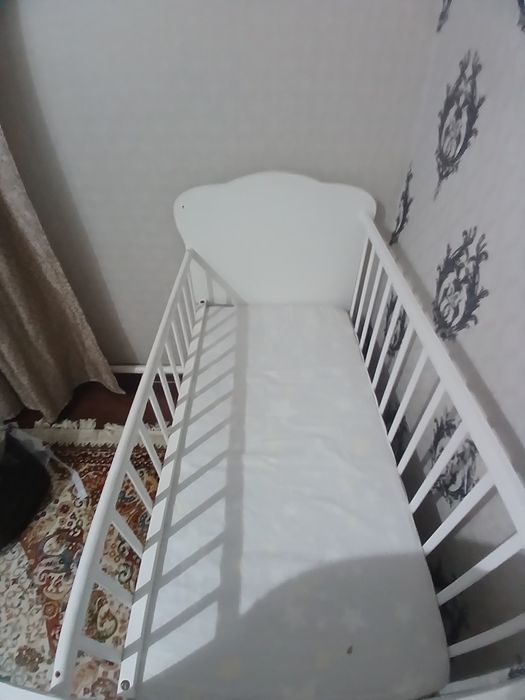 Манеж  детскии,  почти новый