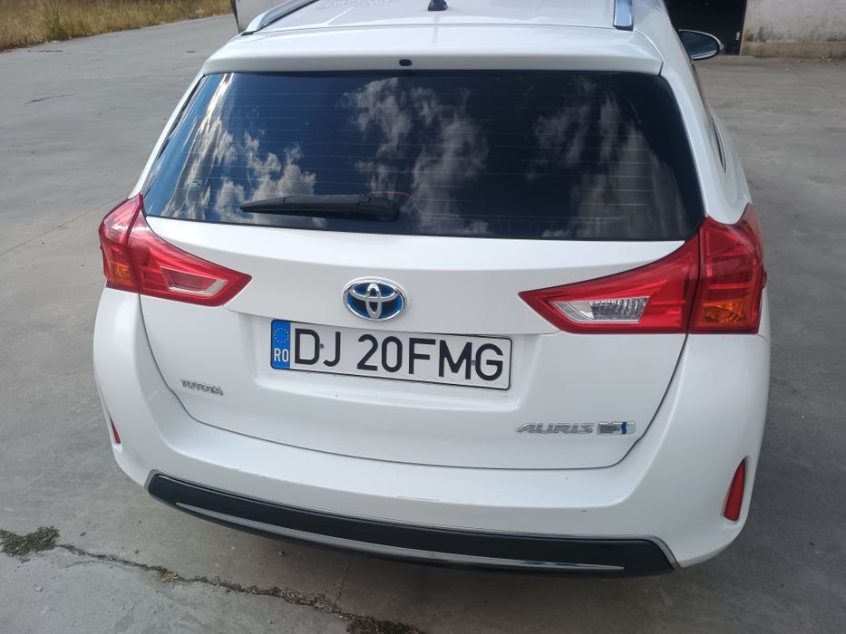 Toyota Auris hybrid 2013