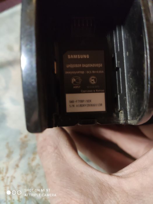 Продам видеокамеру samsung на запчасти