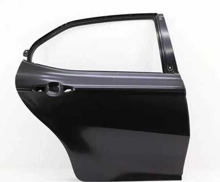 Дверь задние на Toyota Camry 70 /Тойота Камри 70