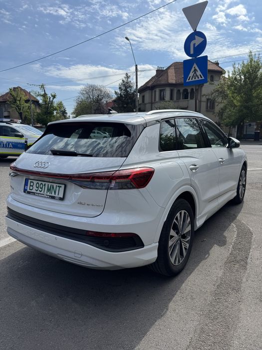 Inchiriez masina Audi Q4 Etron/Enyaq/ID5/Black/Premium/Discount primele 4 sap/1leu/KW/Uber/Bolt