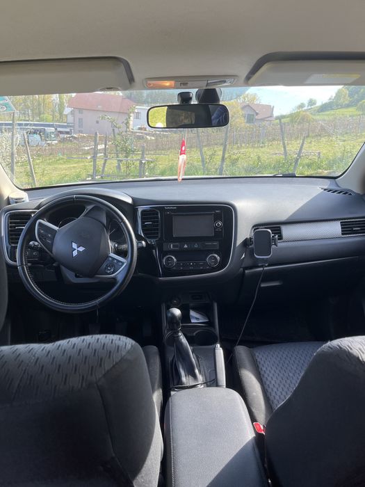 Mitsubishi Outlander 3