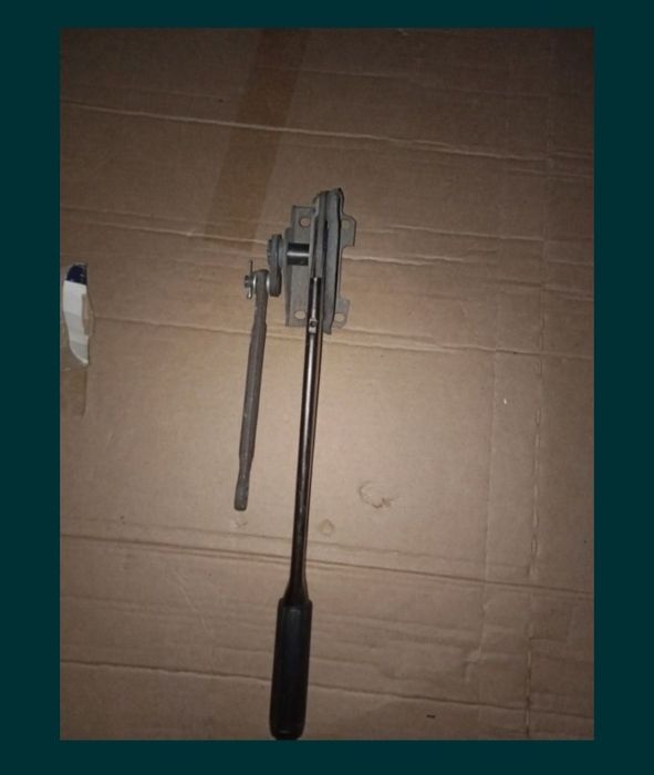 Рычаг стояночного тормоза