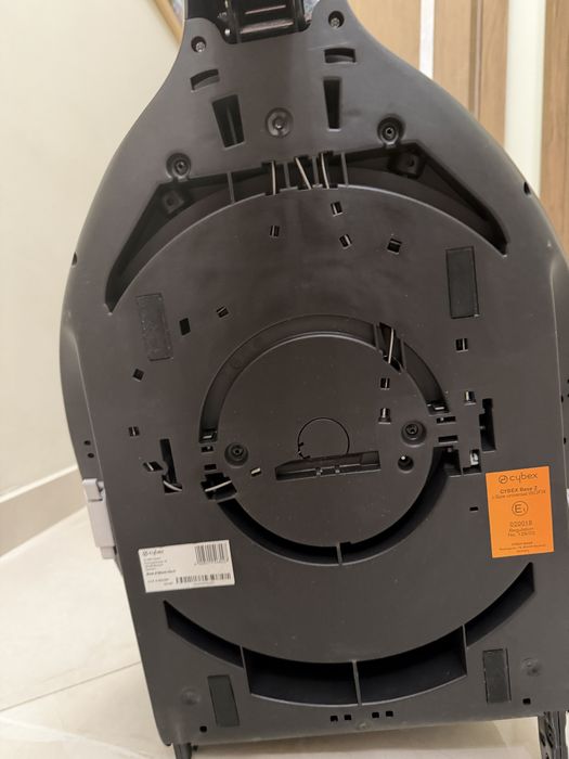 Cybex Cloud Z i-Size + ISOFIX въртяща база – комплект (370€) – гр. София