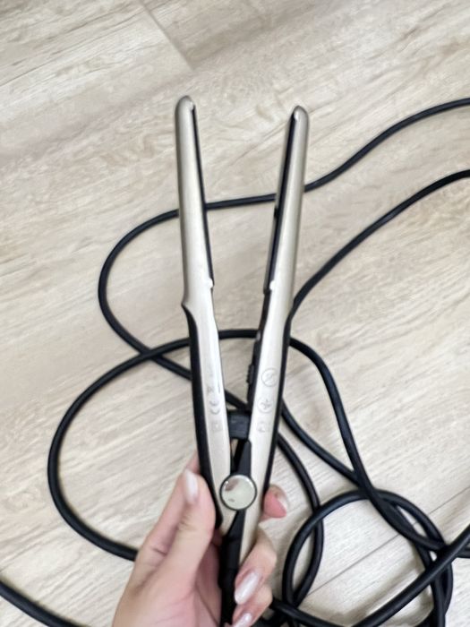 Продам утюжок Binatone