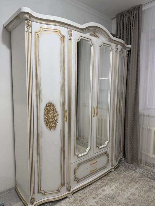 Спальный гарнитур “Роза”