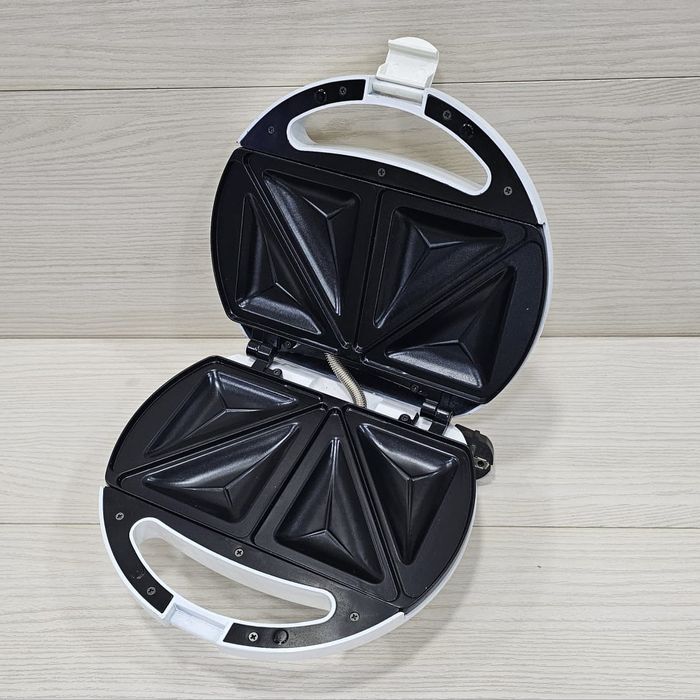 Сэндвичница-тостер.