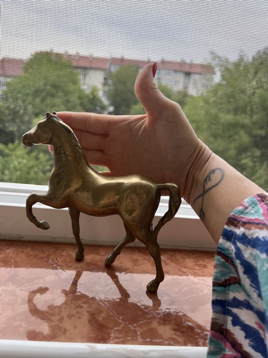 Месингова фигура