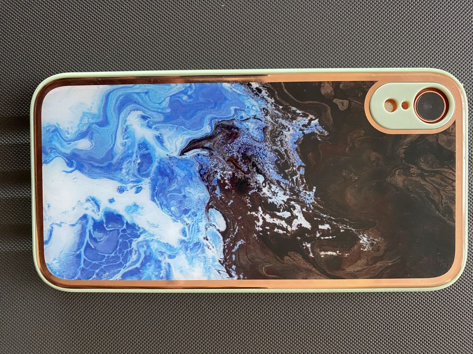 Продам Iphone XR