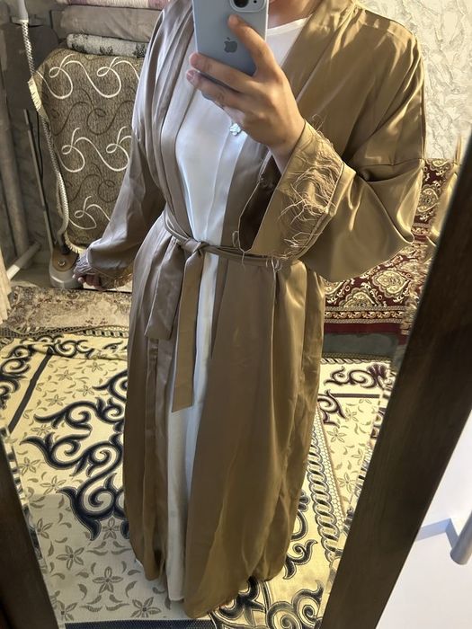 Абайка бежогого цвета