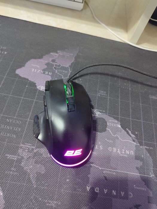 Kompyuter sotiladi 2ta monitor va igrovoy mishka bilan