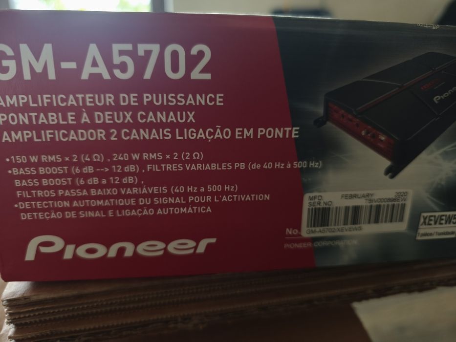 Усилвател Pioneer и басов говорител