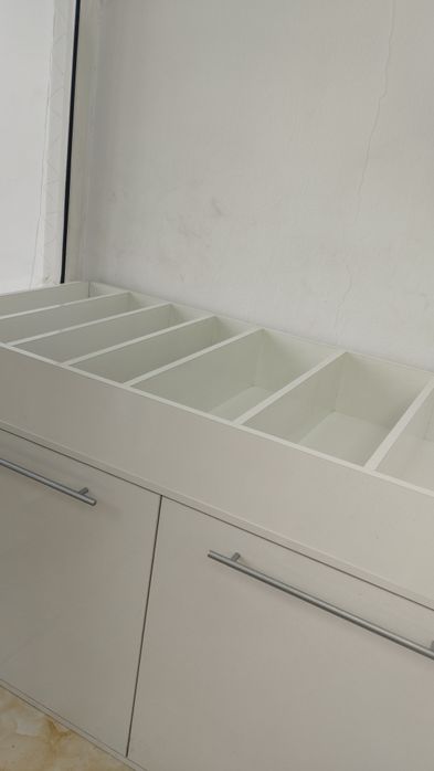 Шкаф для вретрины 80000