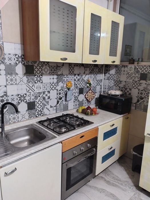 Se închiriază in regim hotelier,apartament cu douã camere pe Republicii,