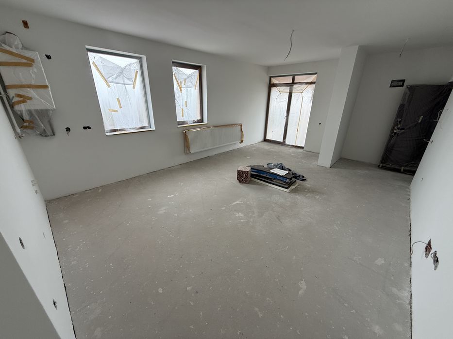 Ofer spre vanzare Apartament  2 Camere Bloc Nou Etaj 3 Str.Poligonului