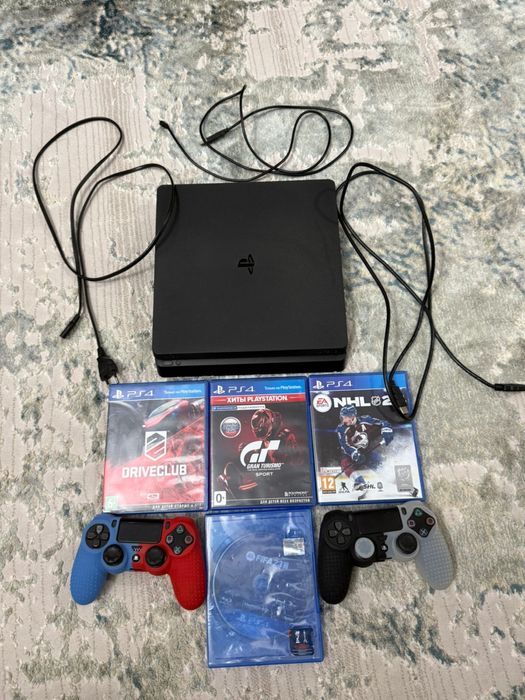 PS 4 в отличном состоянии
