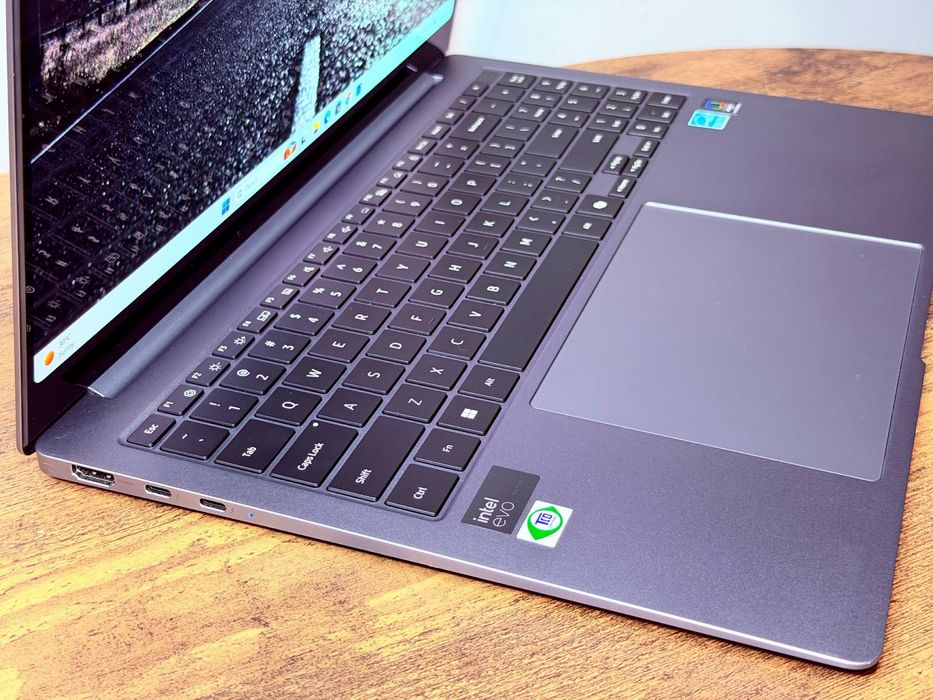 Galaxy Book4 Pro Amoled_2.8K_120hz_32gb