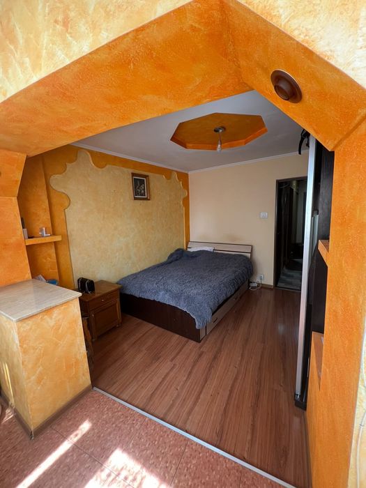 Inchiriere apartament  2 camere.