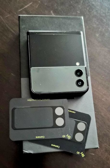 Samsung galaxy Z flip3 5G
