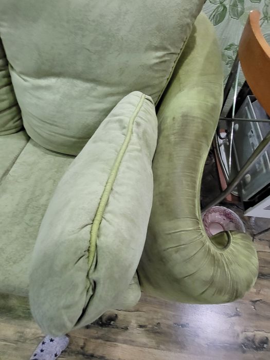 Диван и два кресла