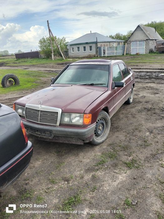 Продам в разборе мерс 190й