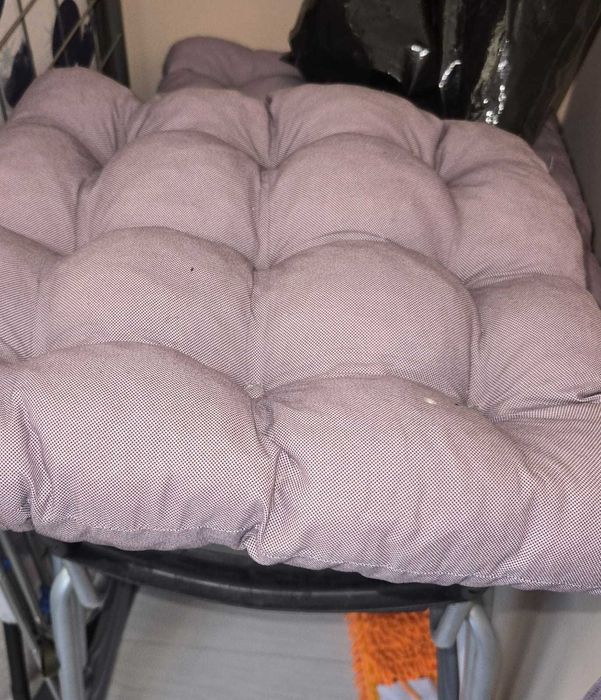 Продам комплекты подушек на стулья ИКЕА