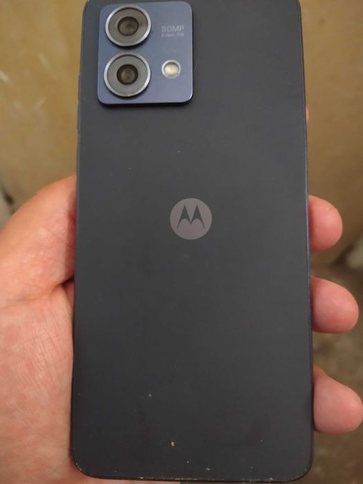 Продавам моторола мото g84 5g 50€