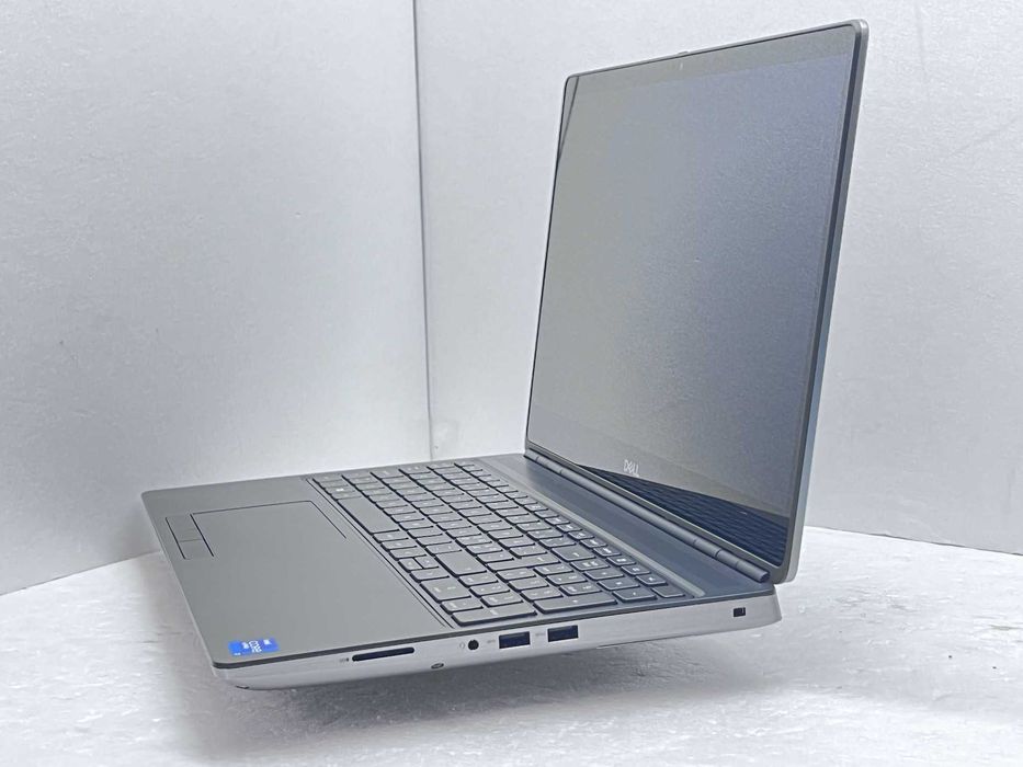 реновиран Mobile Workstation Dell Precision 7560 15.6" Touch i7-11850H 32GB 1020GB клас А с Гаранция