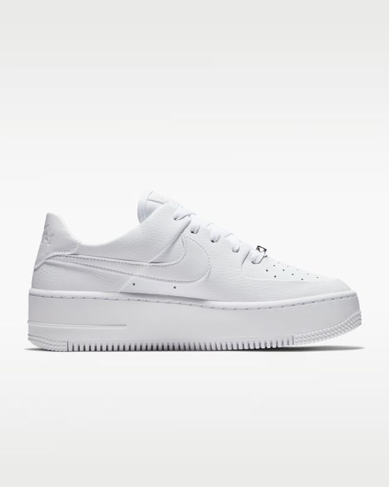 Дамски маратонки Nike Air Force 1 Sage Low