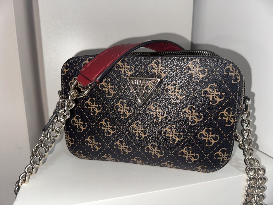 Оригинална дамска чанта Guess