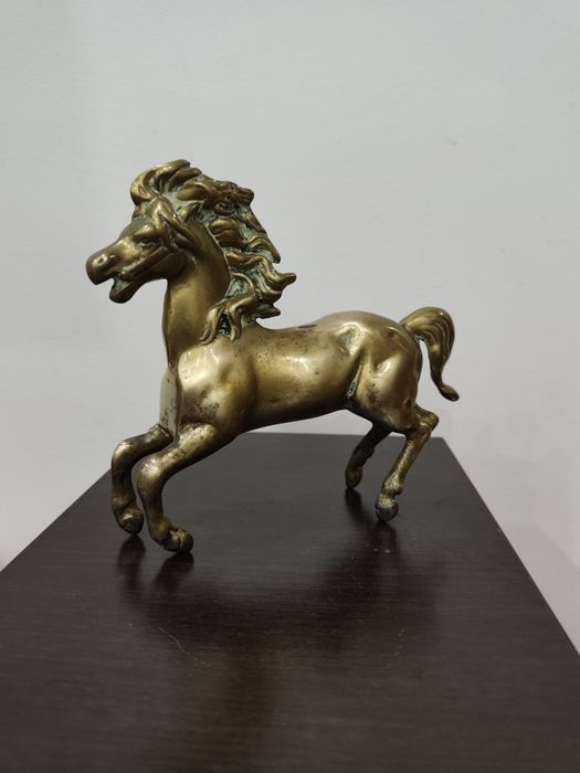 Винтидж месингова статуетка кон – масивен месинг