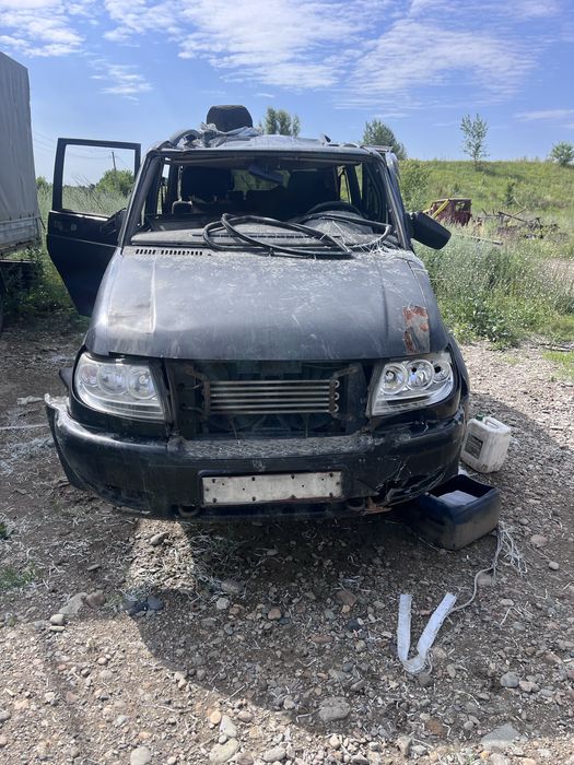 В разборе два уаз патриота и уаз буханка