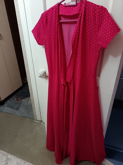 Продам женские платья