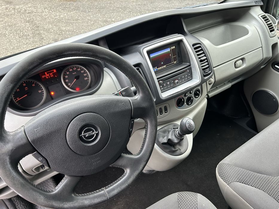 Opel vivaro 2.0 114cp euro 5 model lung