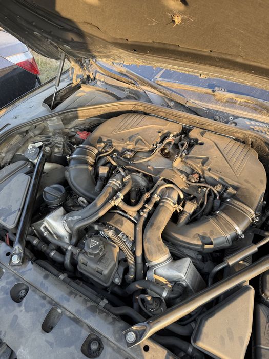Motor BMW Seria 5 F10 550i benzina N63 4.4 benzina biturbo injectoare N63 alternator bmw N63 4.4 benzina  chiuloasa N63 4.4 benzina