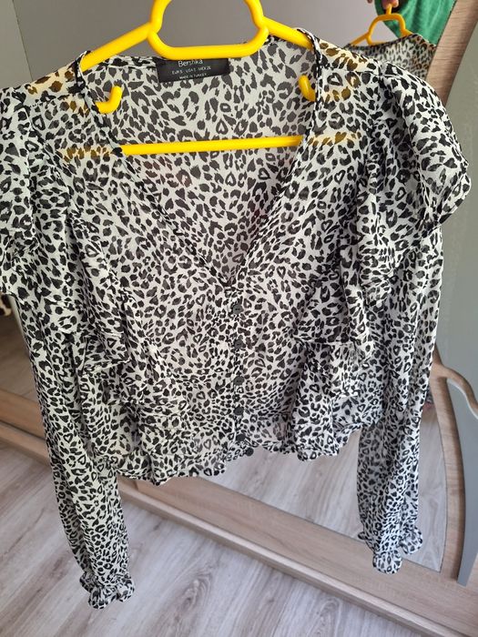 Bluză Bershka pentru damă, mărimea S